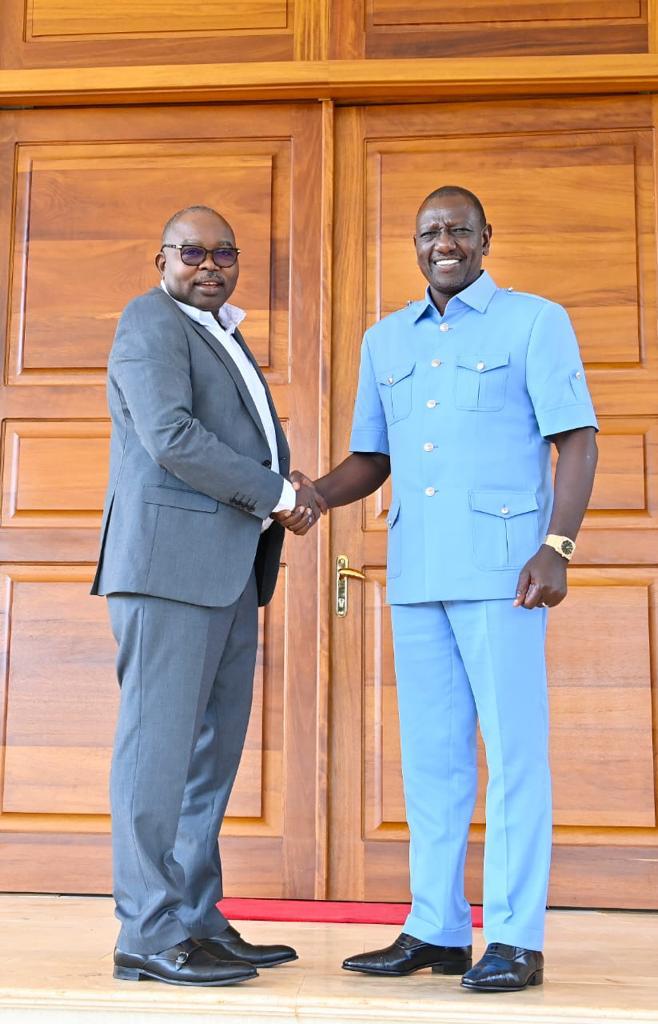 لقاء الرئيس الكيني دكتور/ وليم ساموي روتو بحركة جيش تحرير السودان لبحث وقف وإنها الحرب في السودان ومحاطبة جزور الأزمة التاريخية